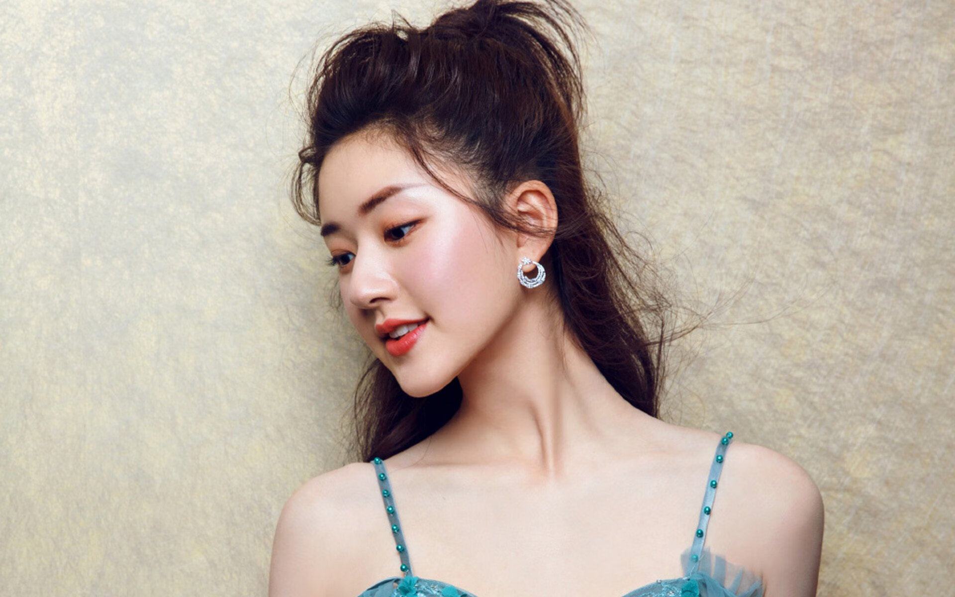 开云电竞app-哥伦比亚队在巴黎奥运会比赛中展现出快速反击战术，奥运会哥伦比亚代表团